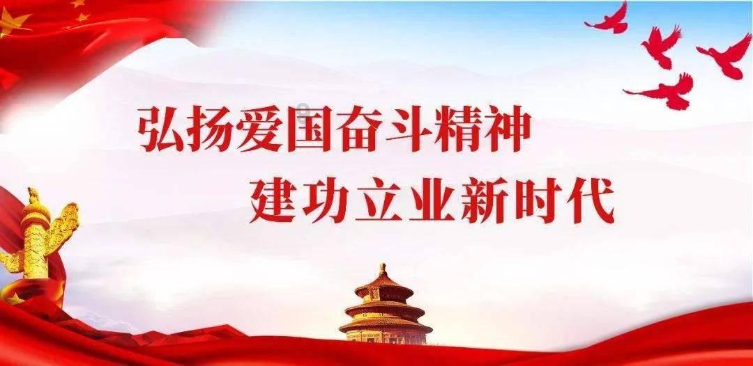 吃早餐的精致女孩