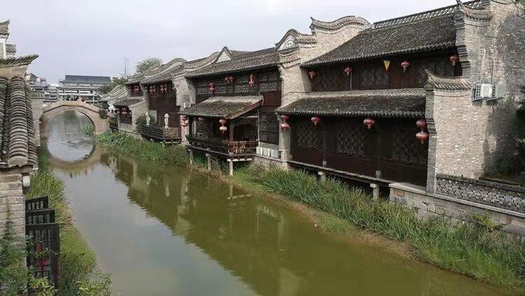废弃洞穴逃生
